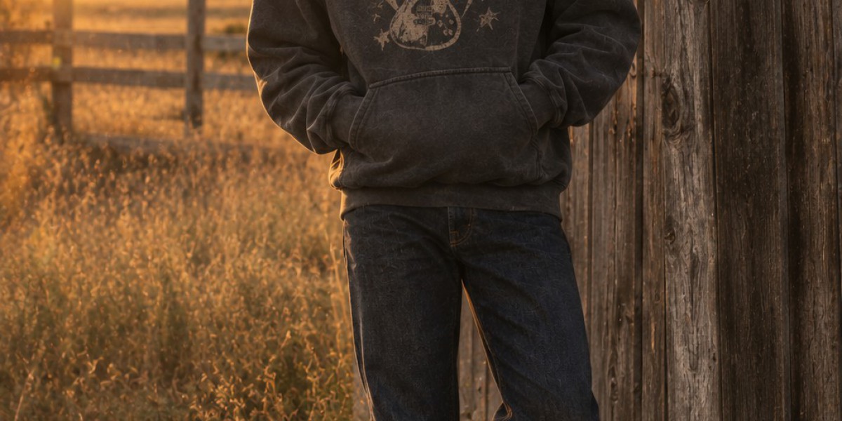 Modern Layering Systems: Structural Mocknecks, Performance Footwear, and Heritage Tour Merchandise